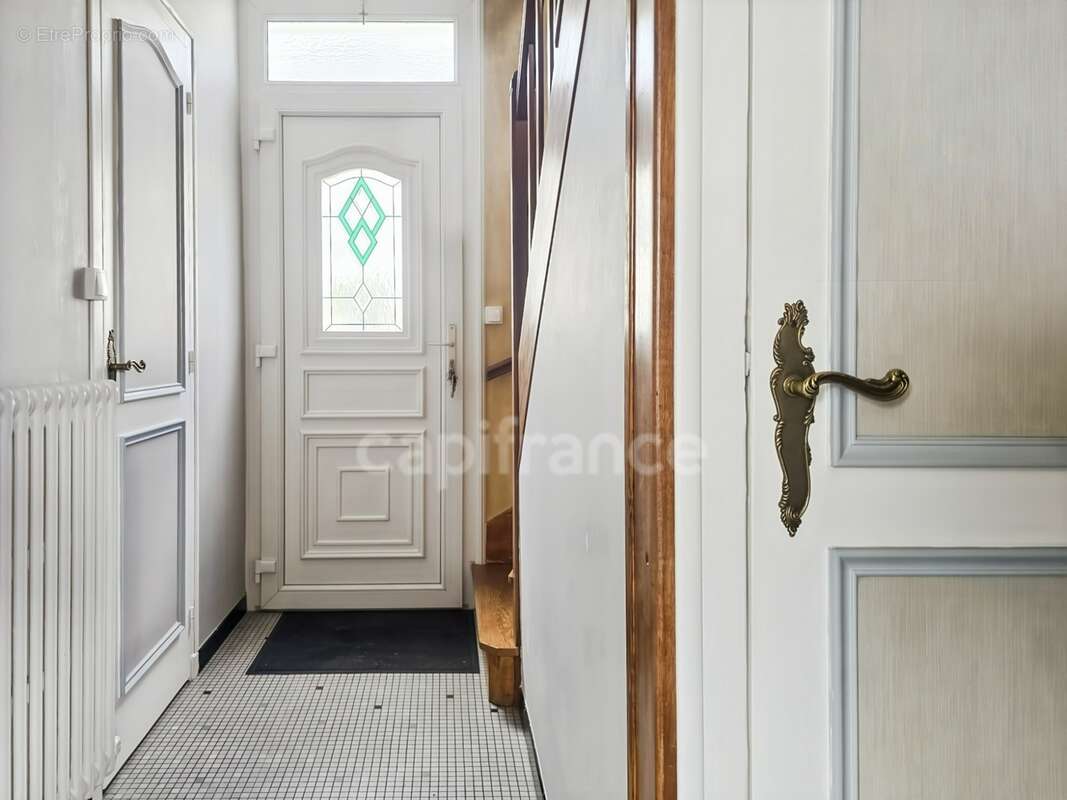 Une belle opportunité entre Les Maillets et Premartine ! Maison familiale de 94 m² idéalement située, qui n'attend plus que votr - photo 19