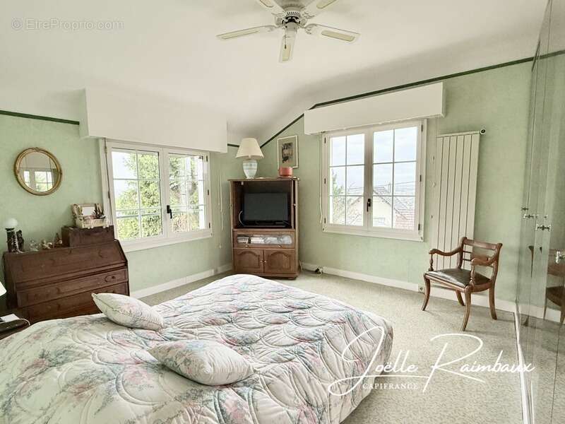 Maison à CHENNEVIERES-SUR-MARNE