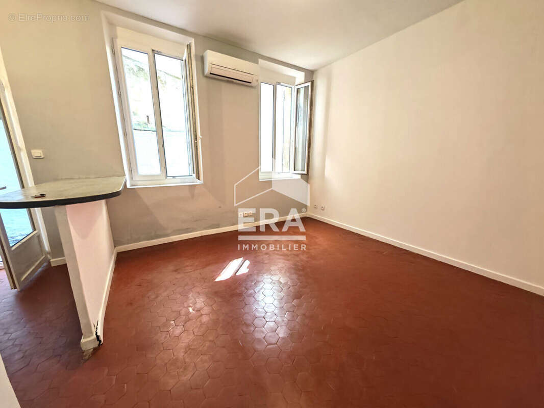 Appartement à MARSEILLE-5E