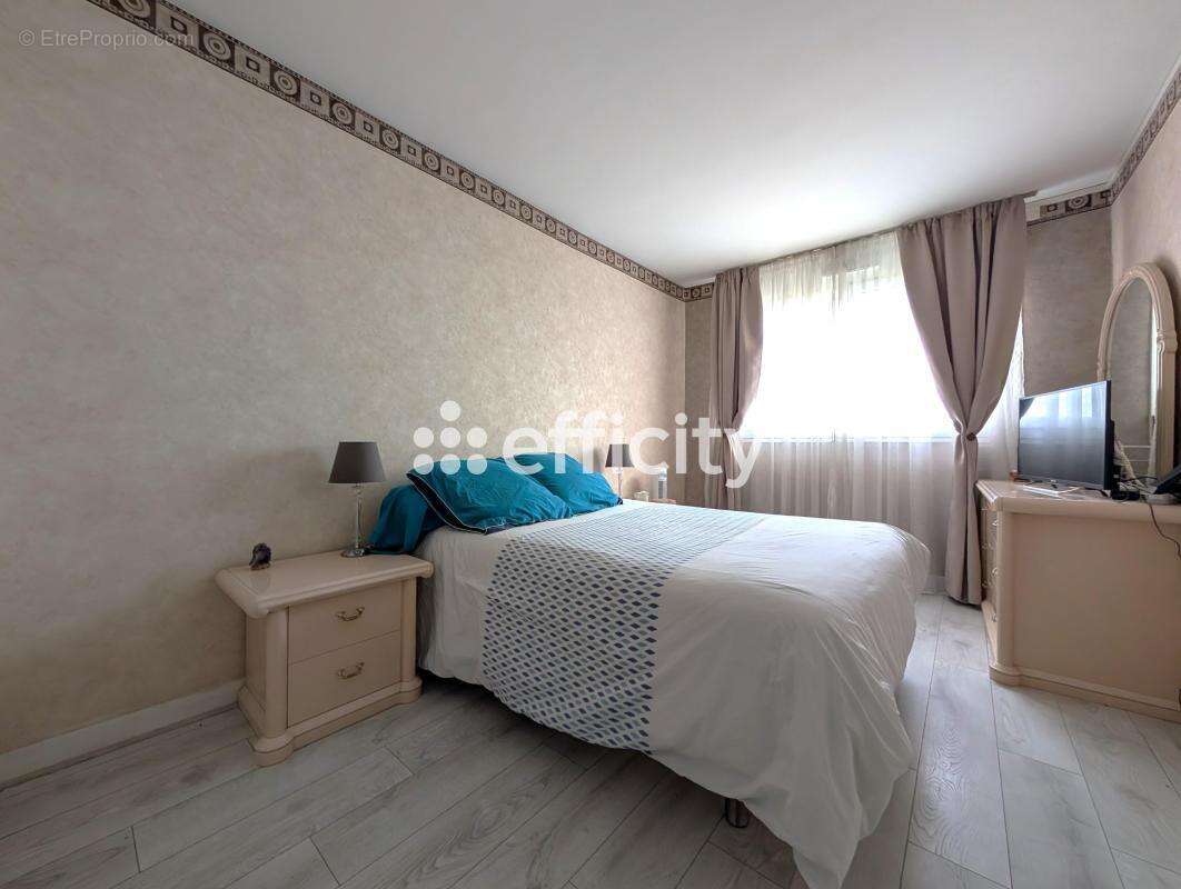 Appartement à EPINAY-SUR-SEINE