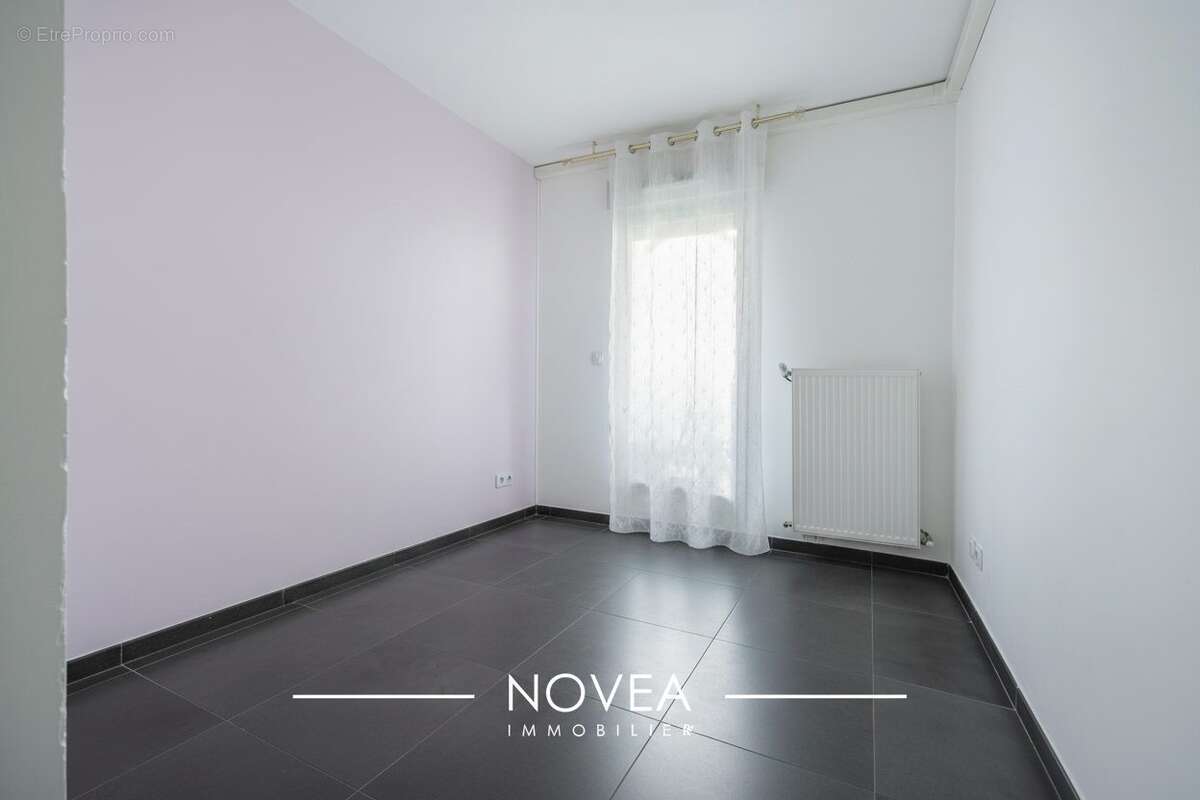 Commerce 120 m² à Villeurbanne  - photo 4