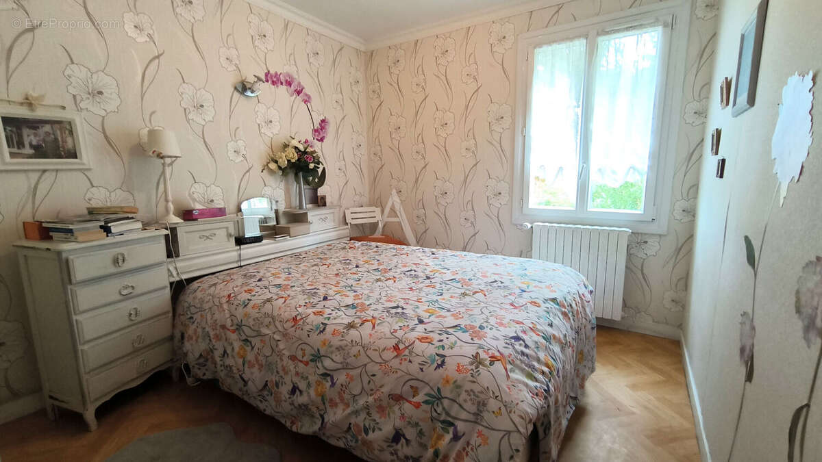 Maison à LONGUE-JUMELLES