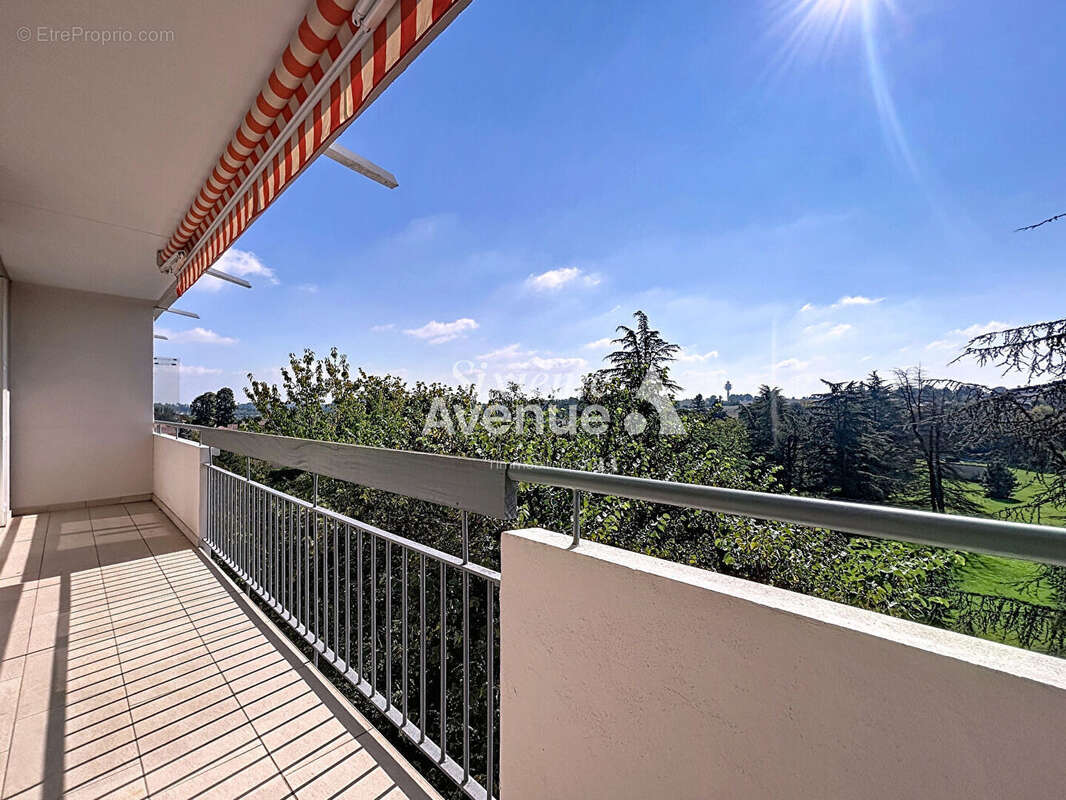 Appartement à DECINES-CHARPIEU