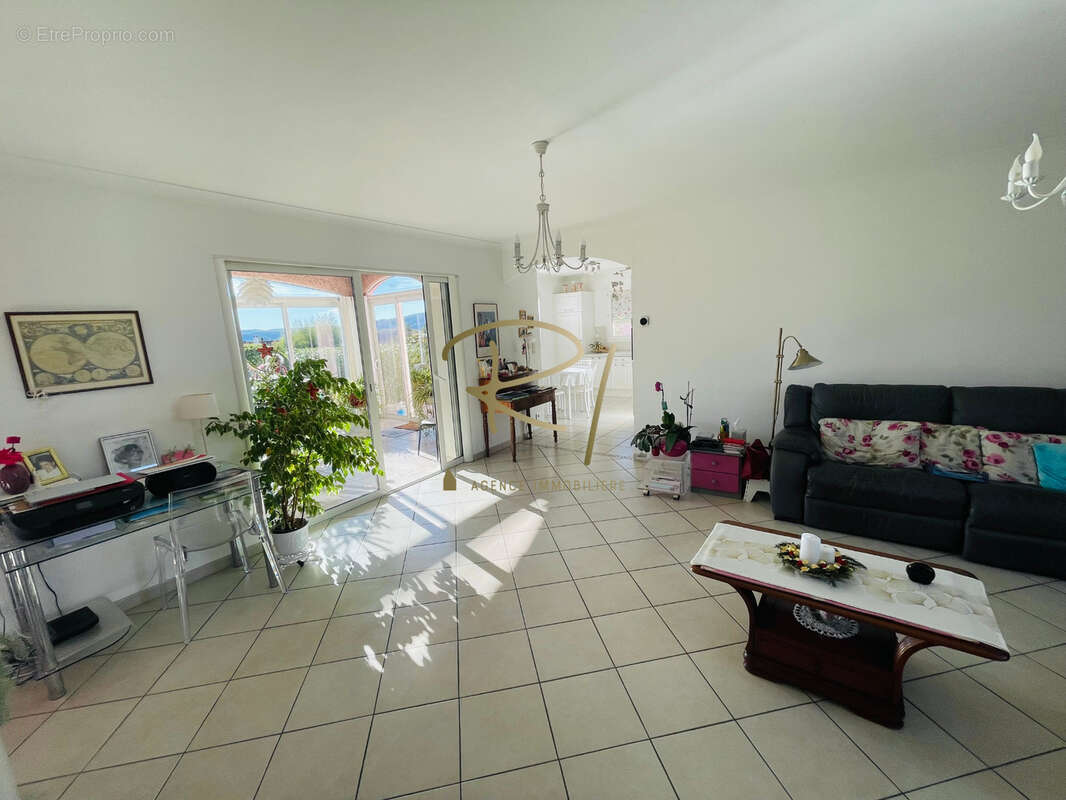 Maison à VALLON-PONT-D&#039;ARC