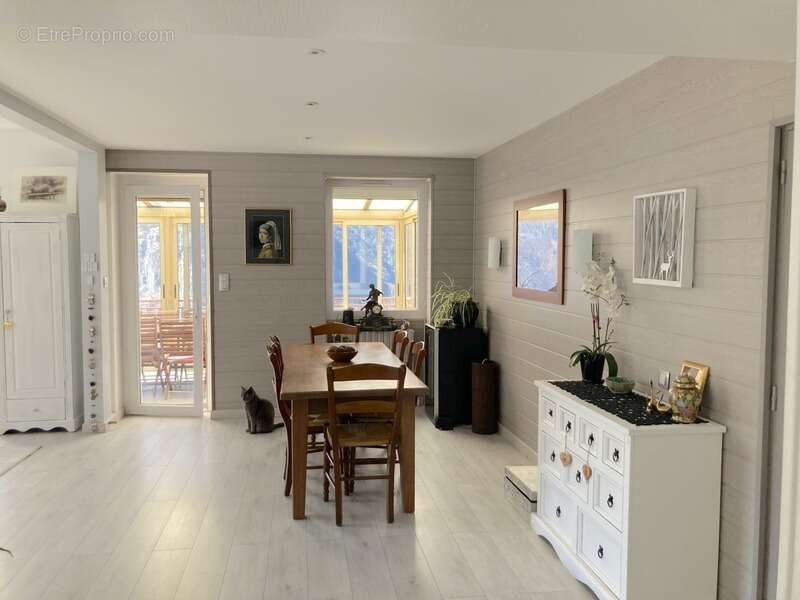 Maison à SAINT-MARTIN-DE-LA-PORTE