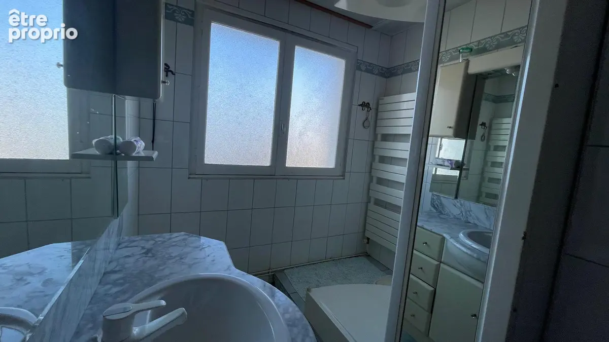 LANDIVISIAU - Appartement T4-  Centre Ville - photo 8