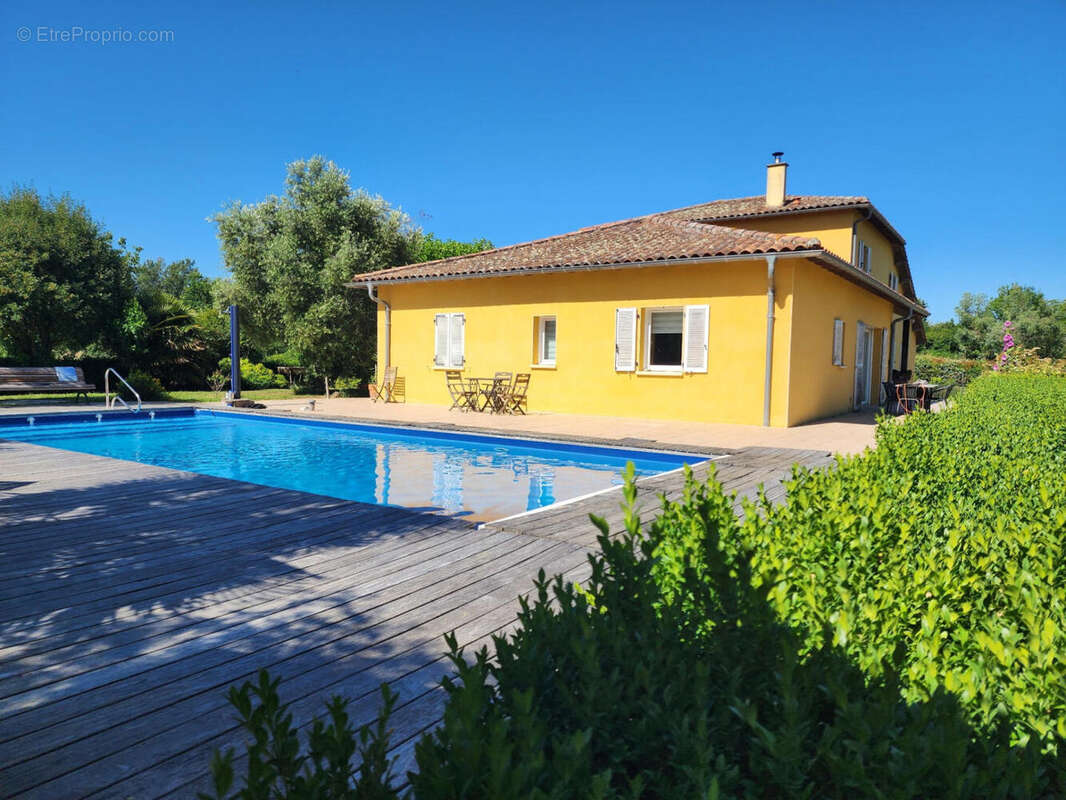 Maison contemporaine dans la campagne gersoise avec gîte, piscine et grand garage en sous-sol - photo 4
