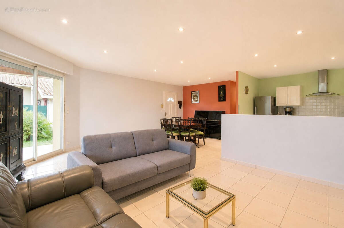 Maison à SAUBION