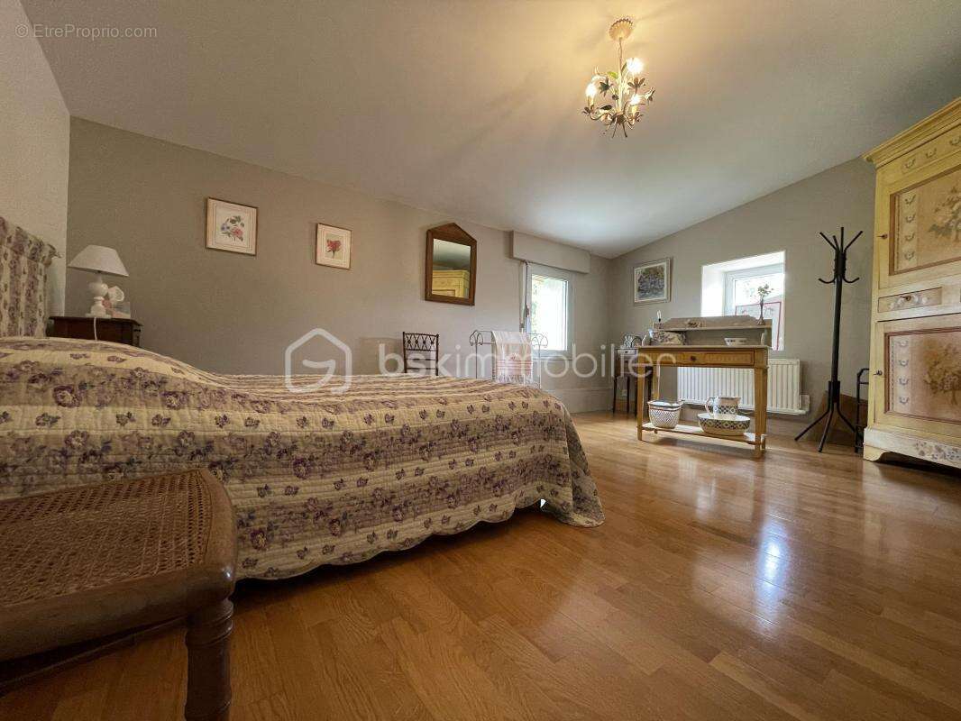 Maison à MAUZE-SUR-LE-MIGNON