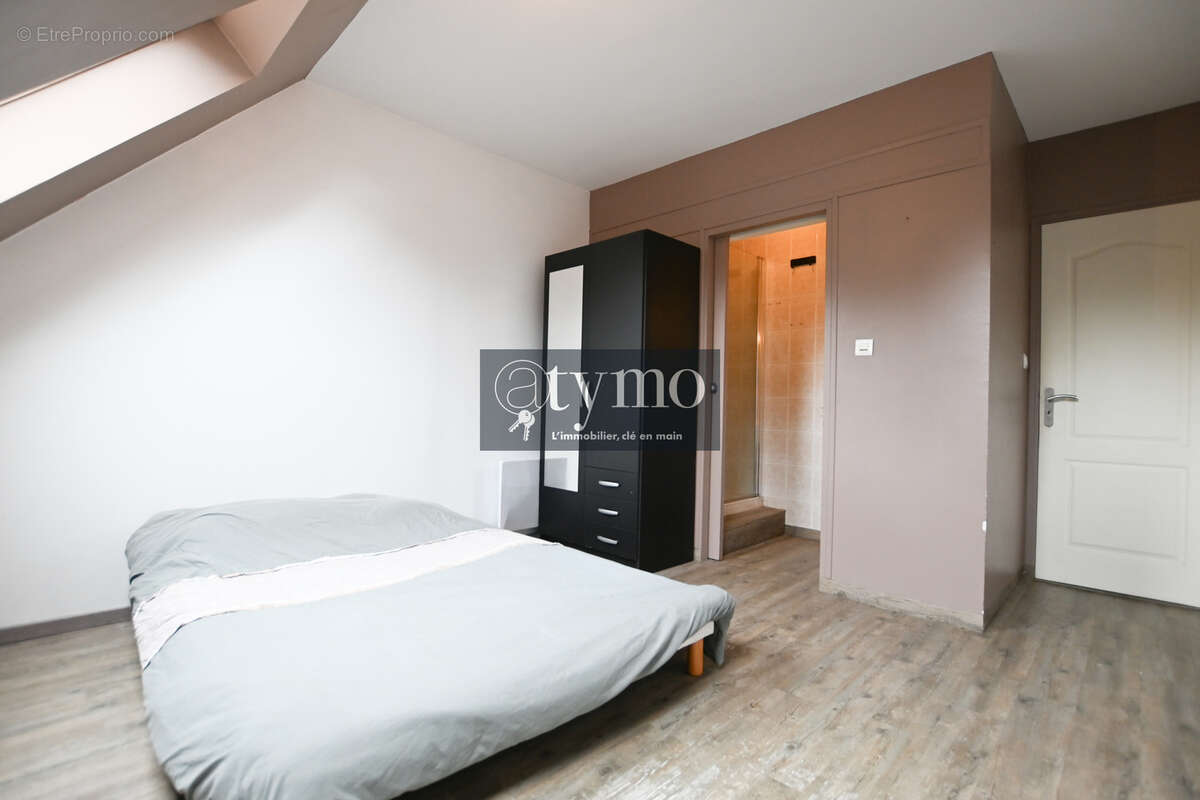 Maison 5 chambres avec gite sur terrain de 1386m2 - photo 6