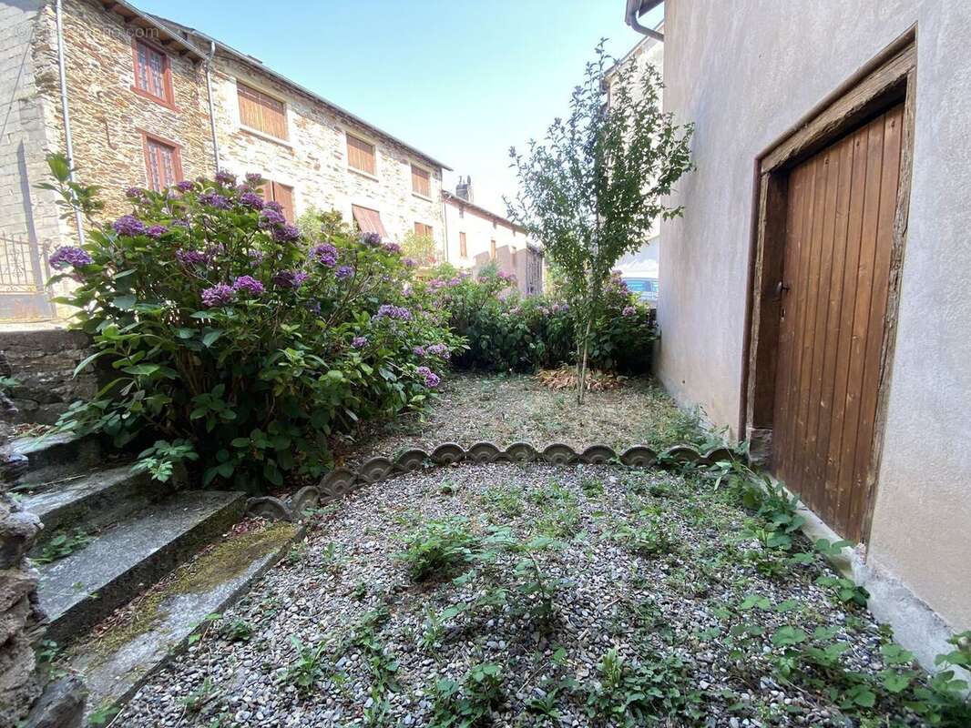 Maison 94 m² à La Selve  - photo 2