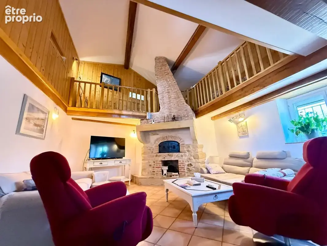 Maison de caractère 201 m2 avec fort potentiel   Terrain 1 364 m2 - photo 4