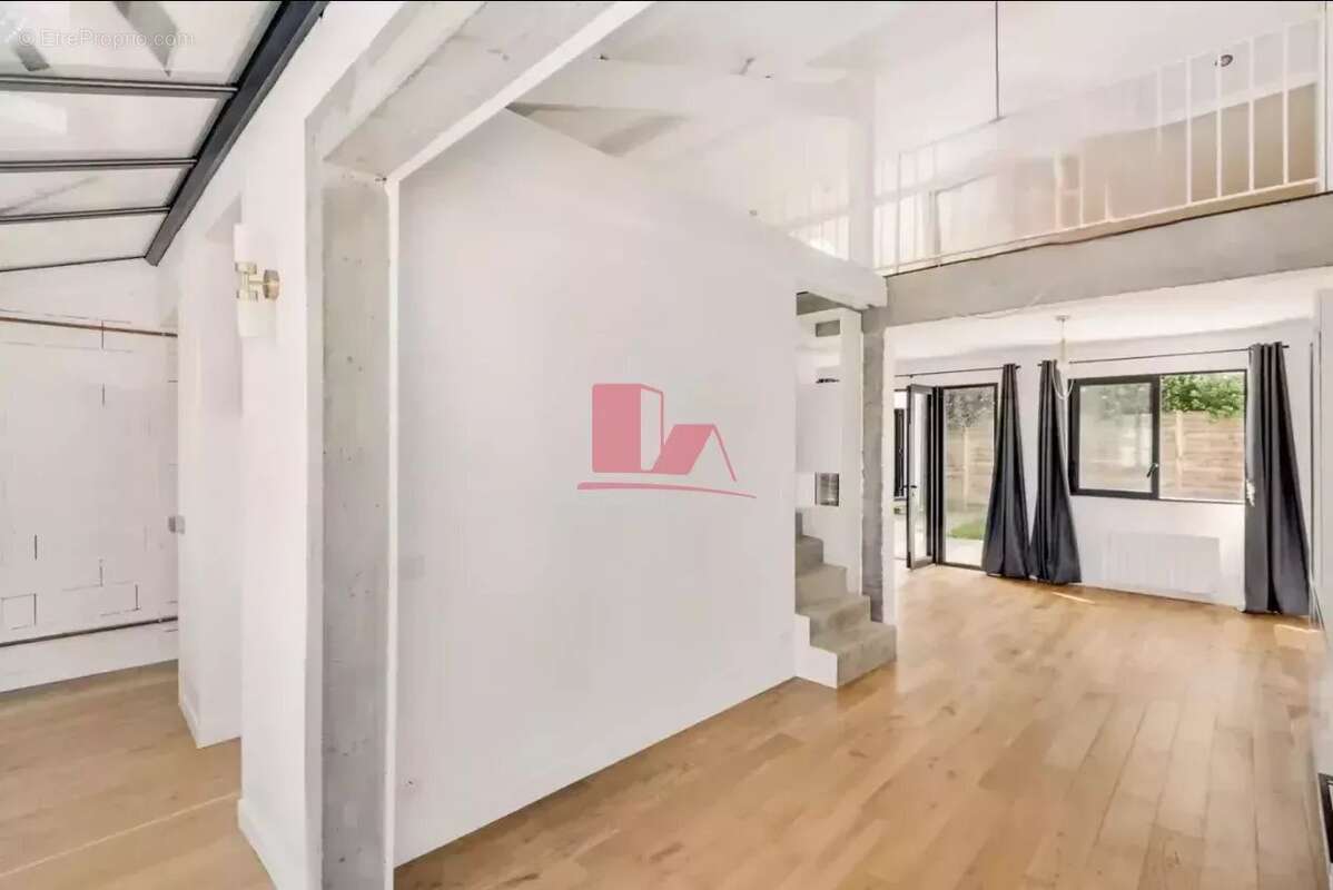 Maison à ISSY-LES-MOULINEAUX