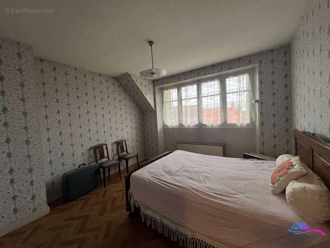 CHAMBRE 1 N1 - Maison à CHATEAUMEILLANT