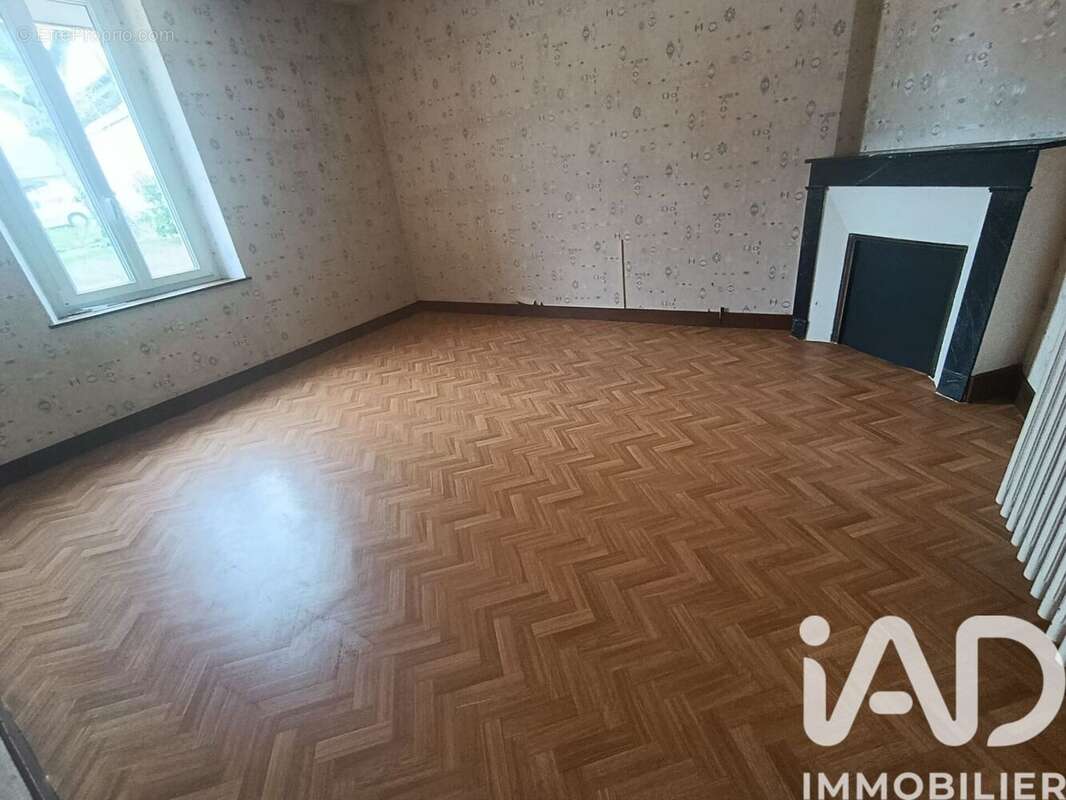Maison 135 m² à Coulommiers-La-Tour  - photo 5