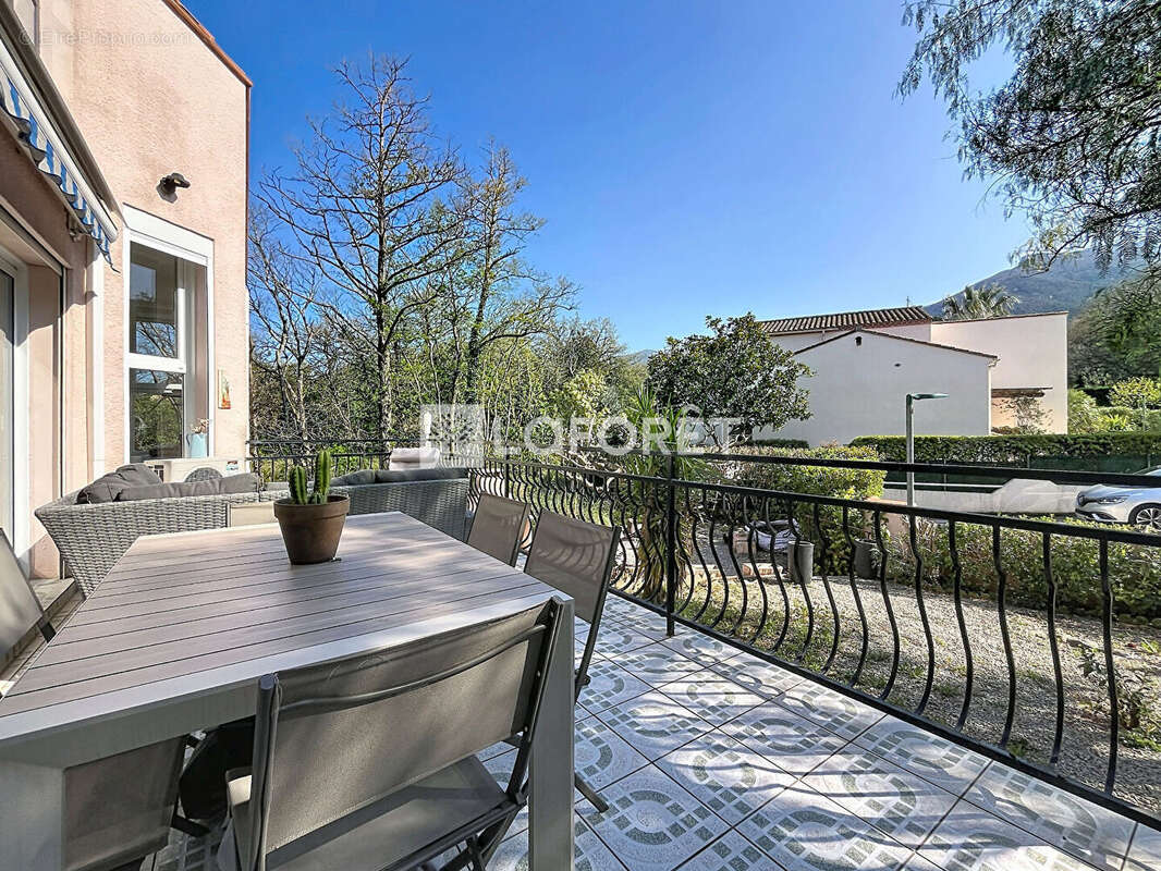 Maison à LAROQUE-DES-ALBERES