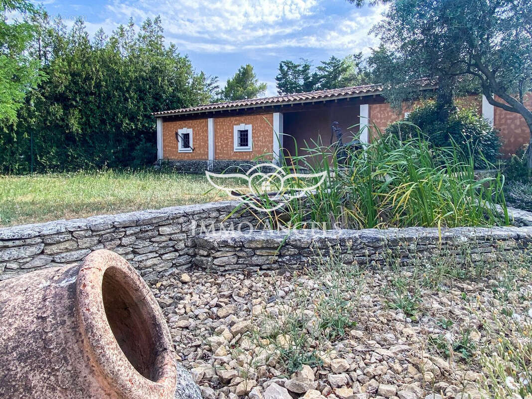 Maison à L&#039;ISLE-SUR-LA-SORGUE