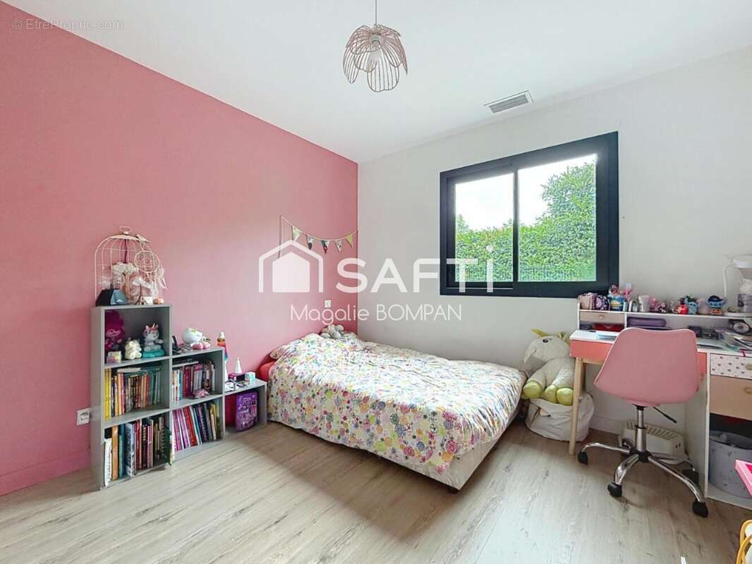 Maison 150 m² à Saint-Aubin-De-Medoc  - photo 9