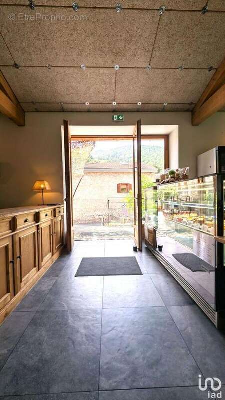 Photo 9 - Commerce à LAVOUTE-SUR-LOIRE