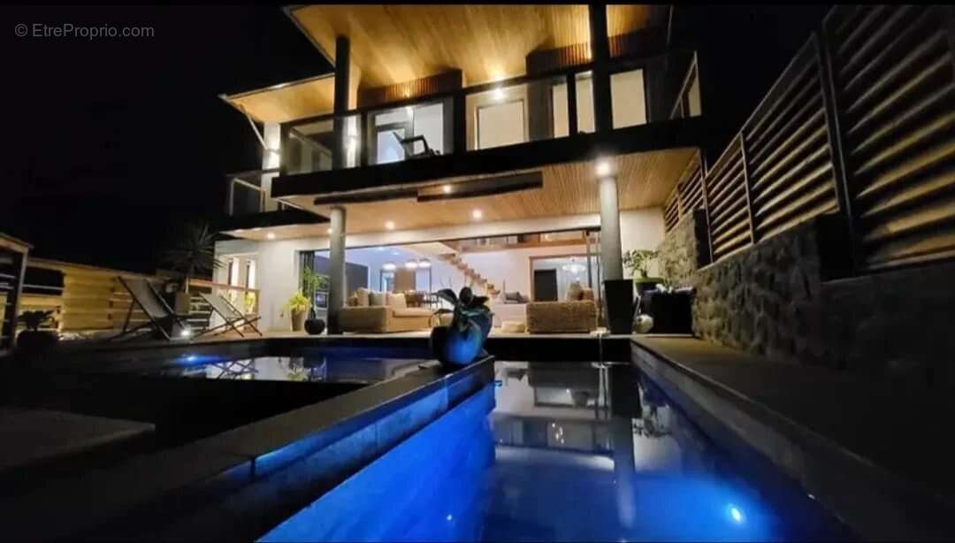 Maison à LES AVIRONS