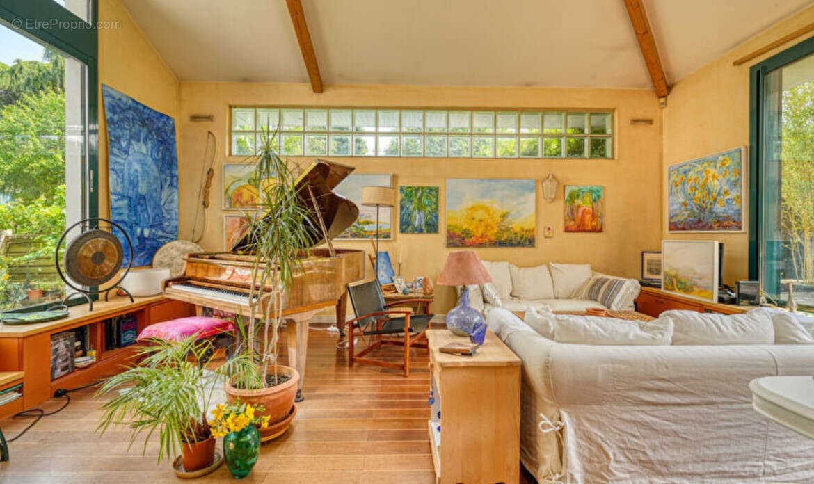 Appartement à LE PERREUX-SUR-MARNE