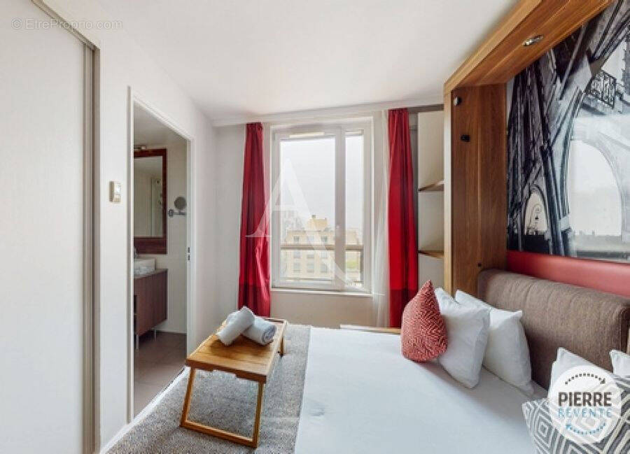 Appartement à COURBEVOIE