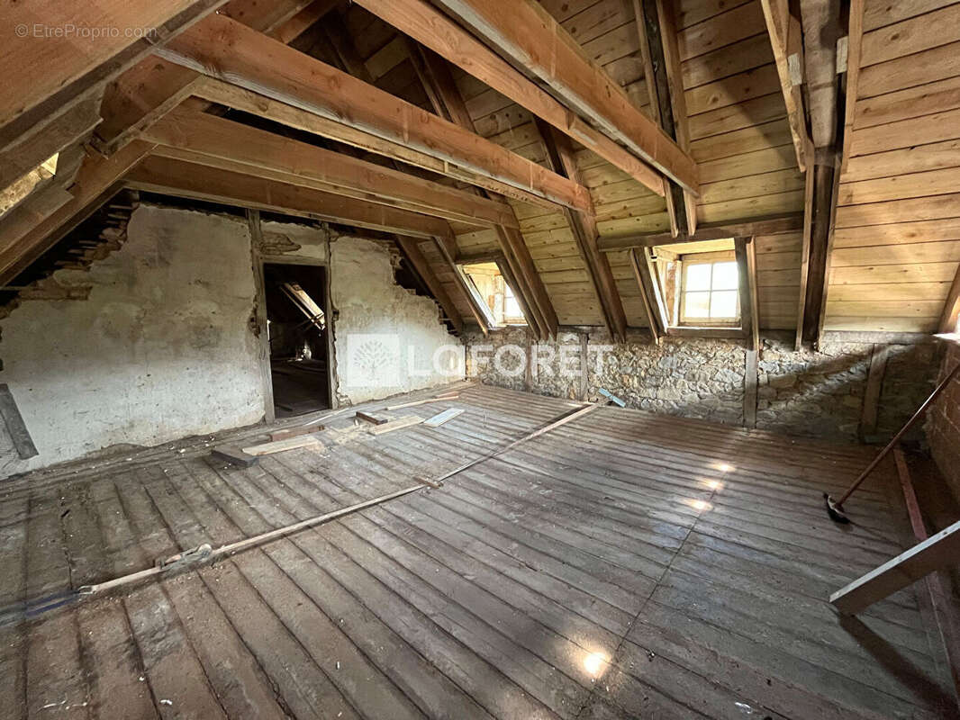 SALLES-LA-SOURCE: Maison de caractère  avec dépendances + jardin - photo 7