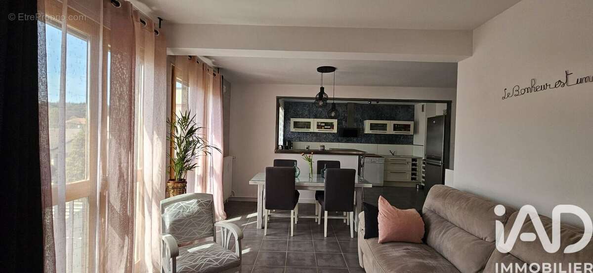 Photo 7 - Appartement à SAINT-GENEST-LERPT