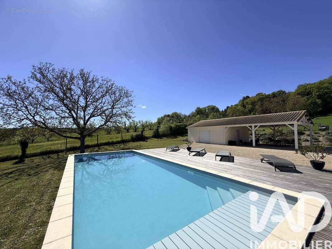 Maison 215 m² à Vouneuil-Sur-Vienne  - photo 2