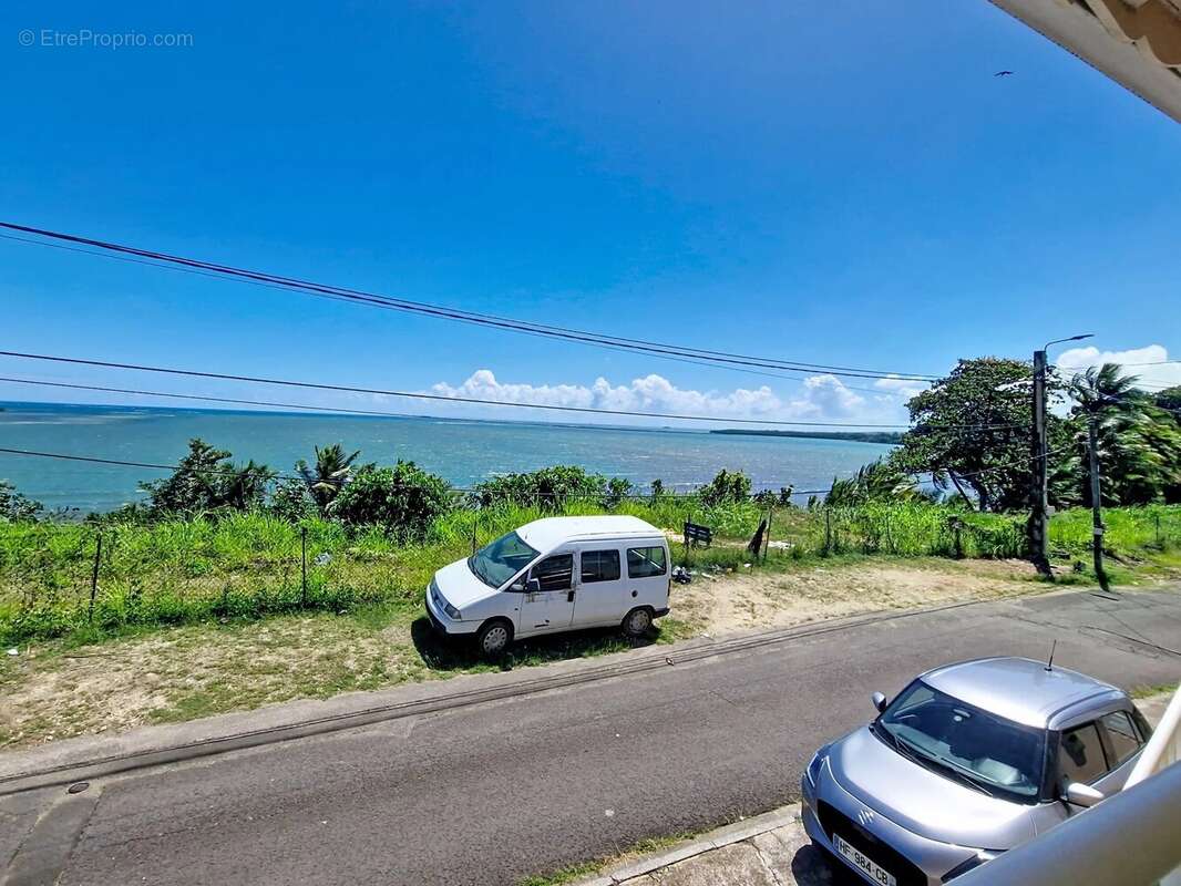 Maison à PETIT-BOURG