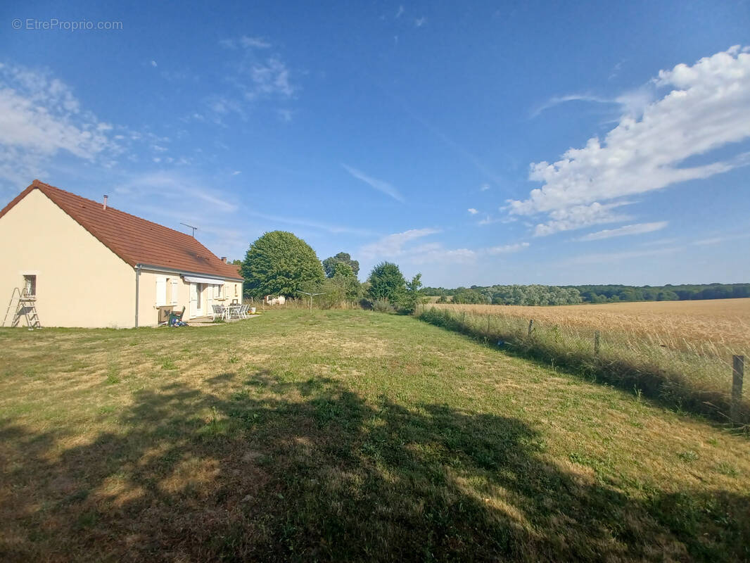 Maison à LA CHAPELLE-MONTLINARD