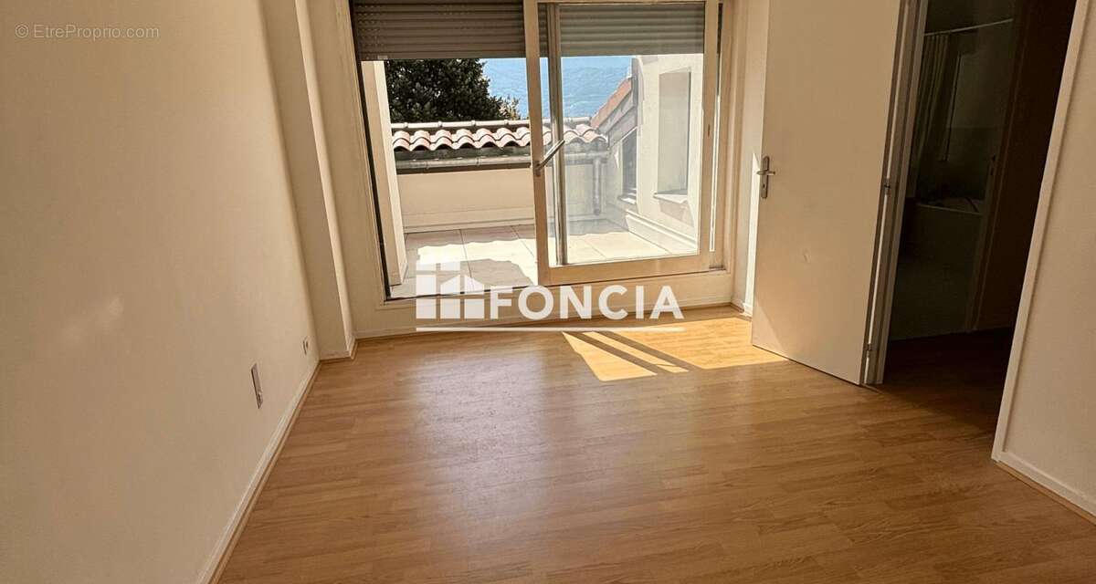 Appartement à SAINT-ISMIER