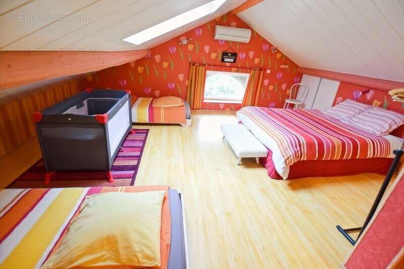 Maison à SAINT-SERNIN-DU-PLAIN