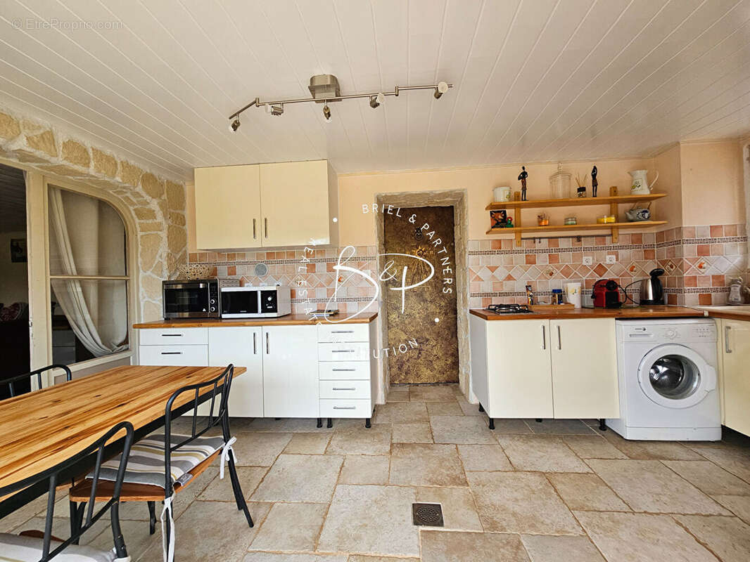 Maison à ENTRECASTEAUX