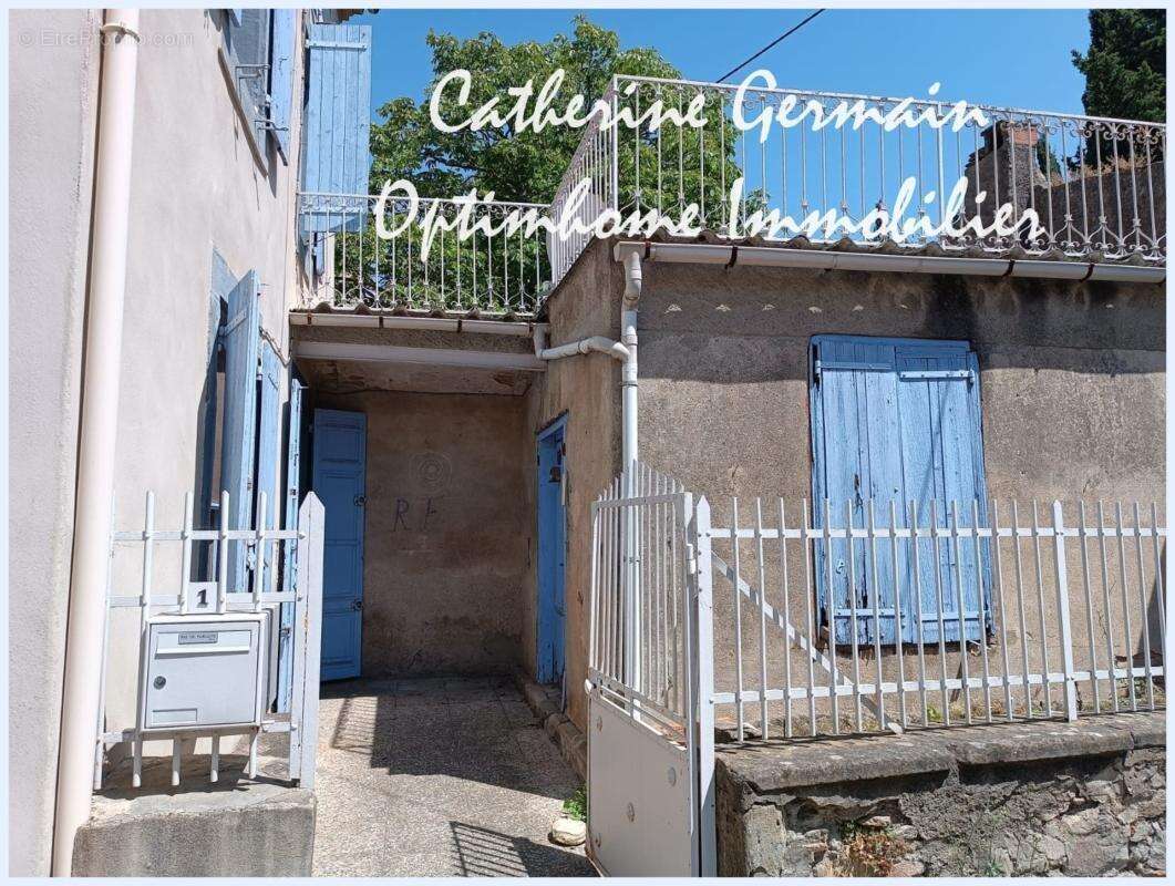 A Malves-en-Minervois, en exclusivité : maison de caractère de 140 m² avec cour, terrasse, dépendances et fort potentiel - photo 2