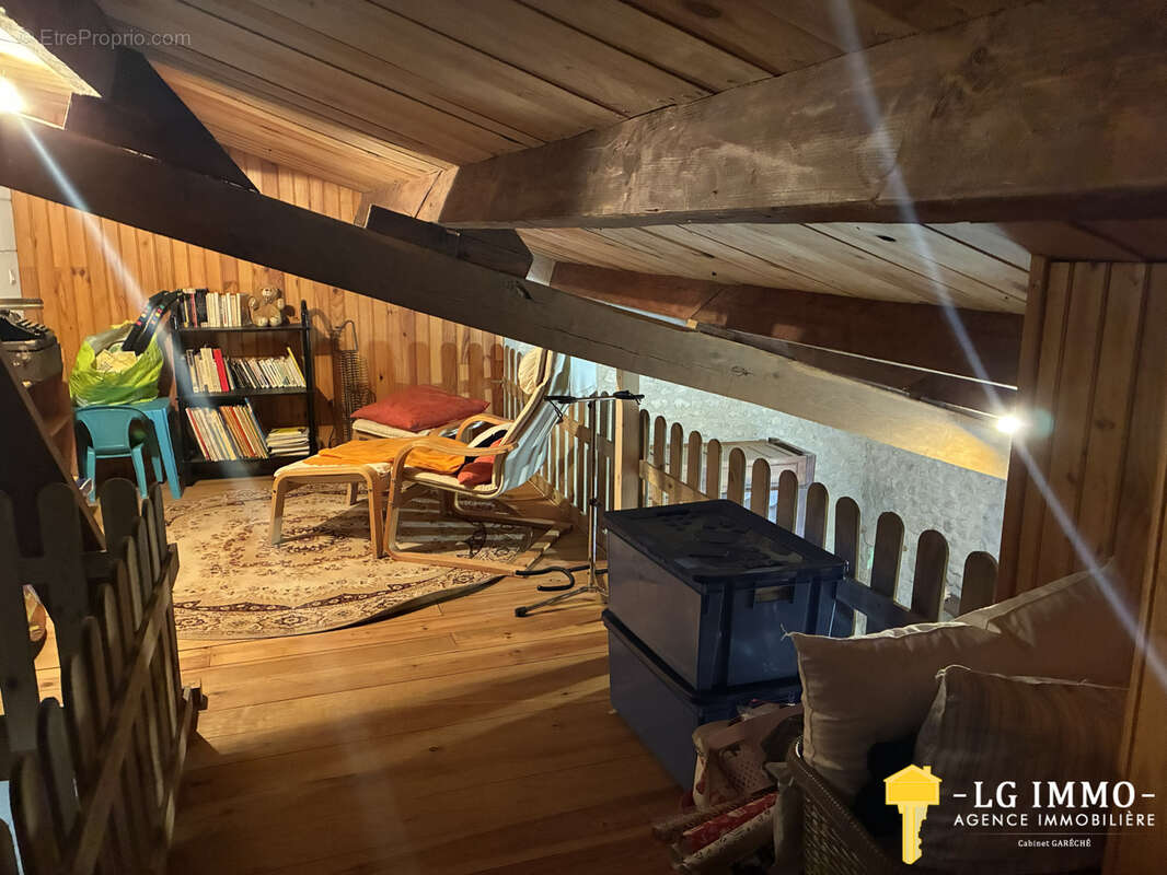 Belle maison familiale de 315 m2,  4 chambres, terrain 8000 m2, dependances - photo 20