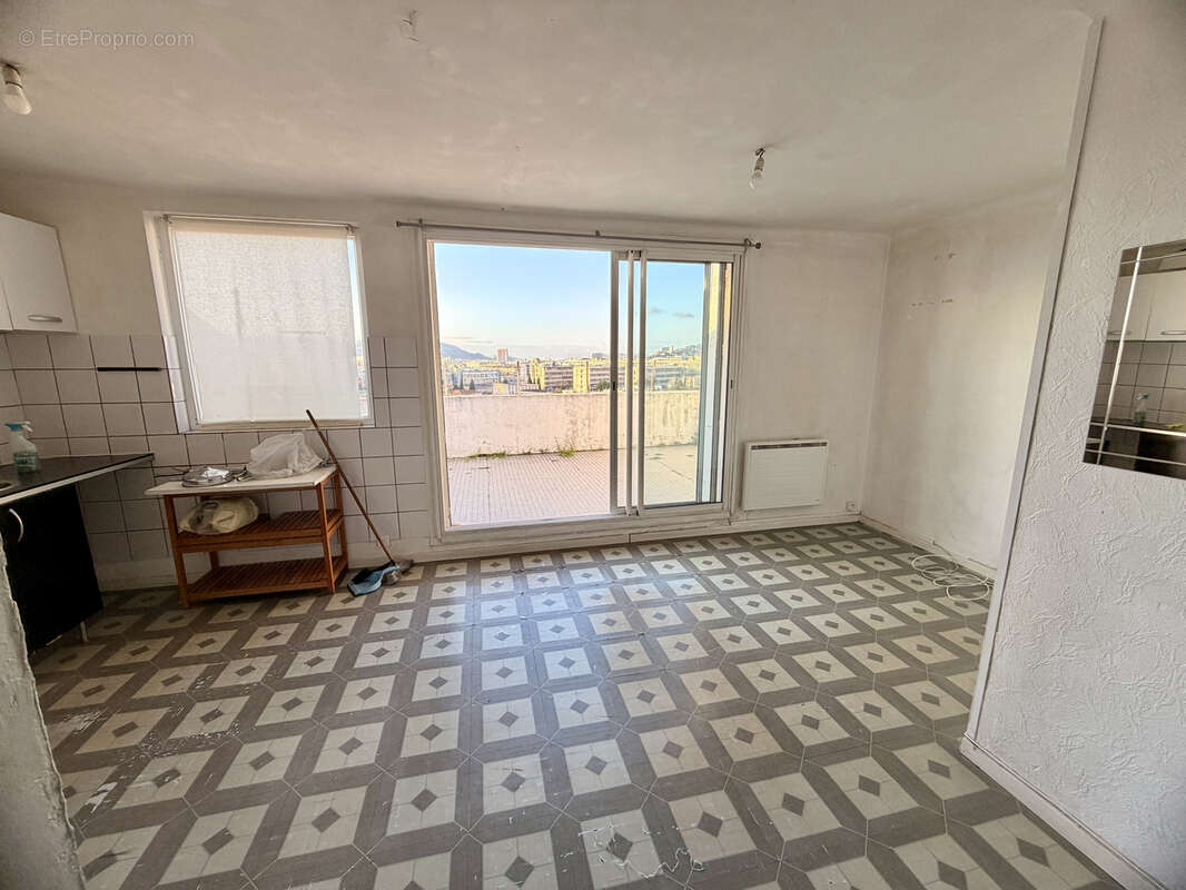 Appartement à MARSEILLE-5E