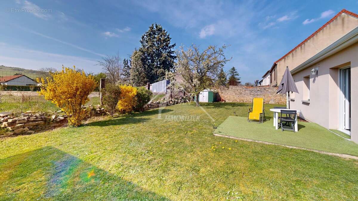 Maison à AIGUEPERSE