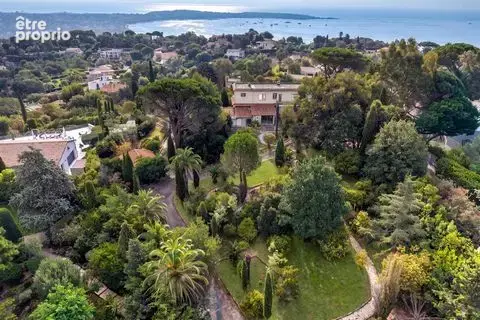 Terrain à VALLAURIS