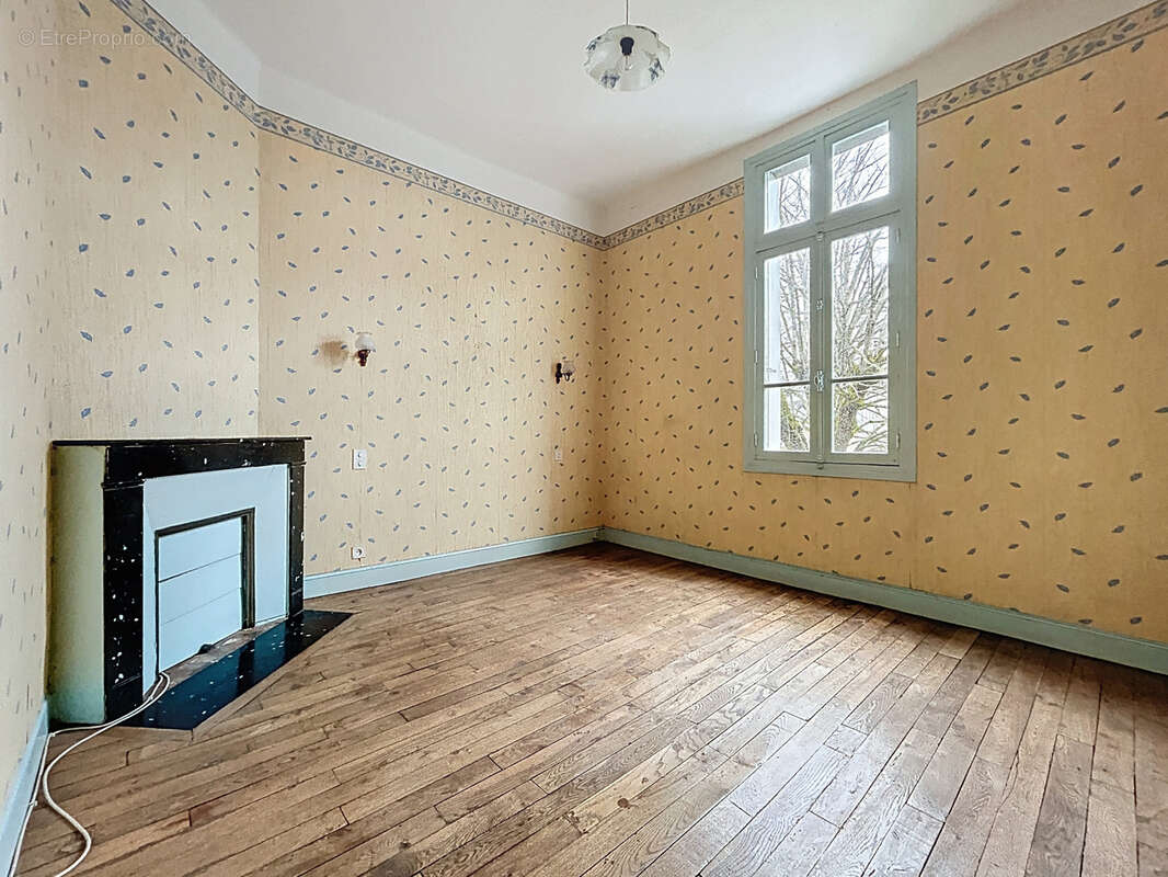 Maison à BRIGNAC-LA-PLAINE