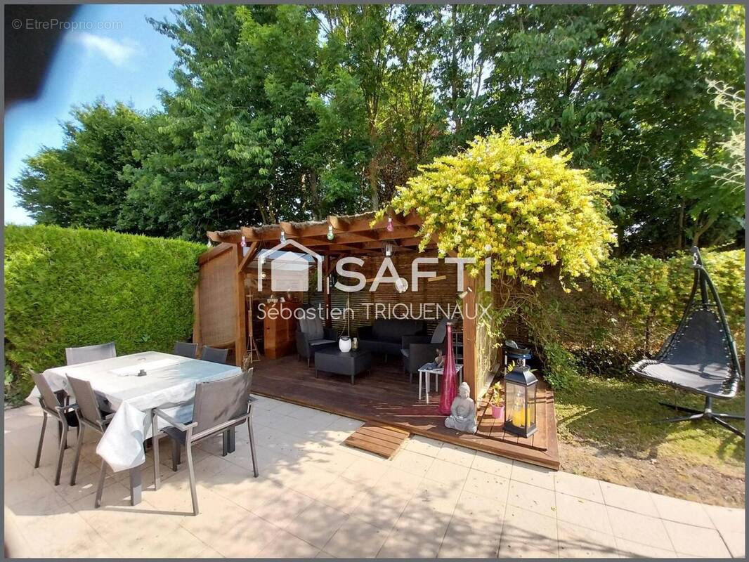 Photo 1 - Maison à MONTREUIL-JUIGNE