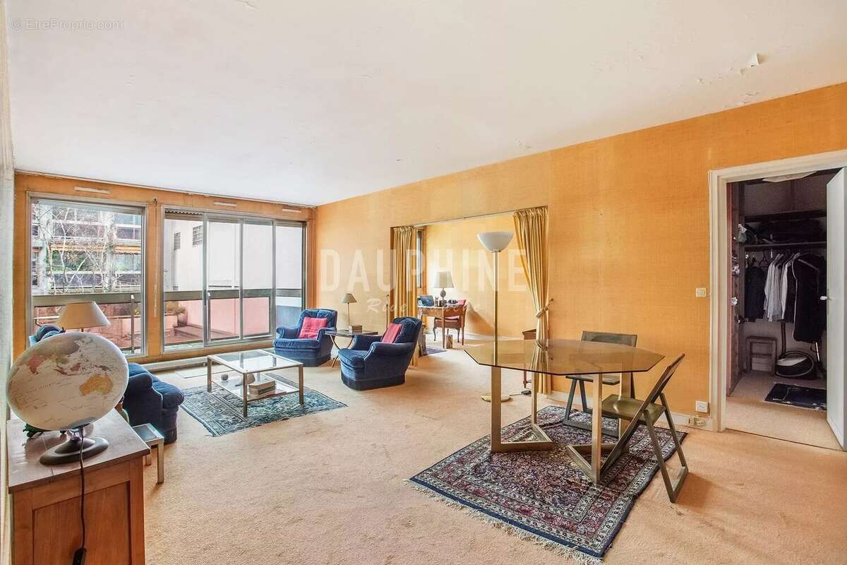 Appartement à PARIS-6E