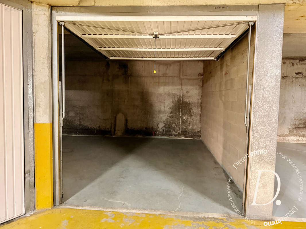 Parking 23 m² à Hyeres  - photo 4