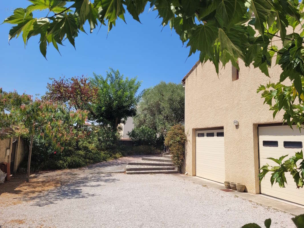 Grande maison de 125 m² habitables sur 1010 m² avec piscine. - photo 4