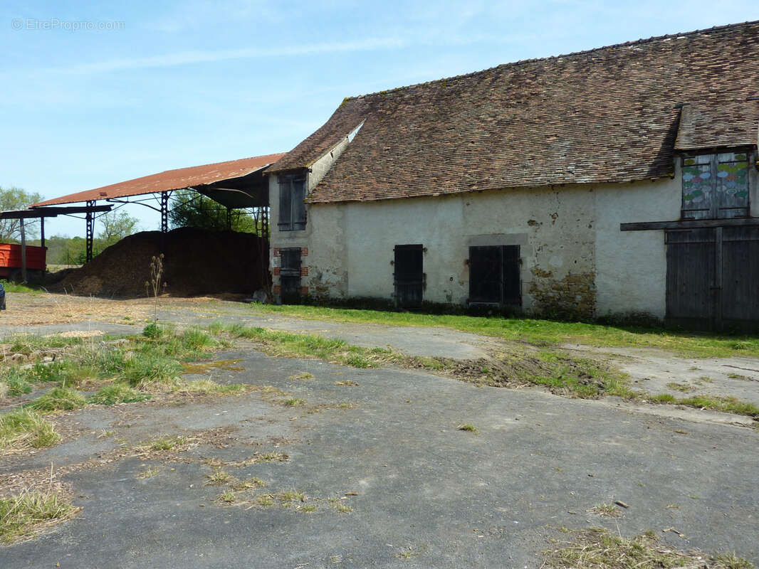 Maison à COULONGES