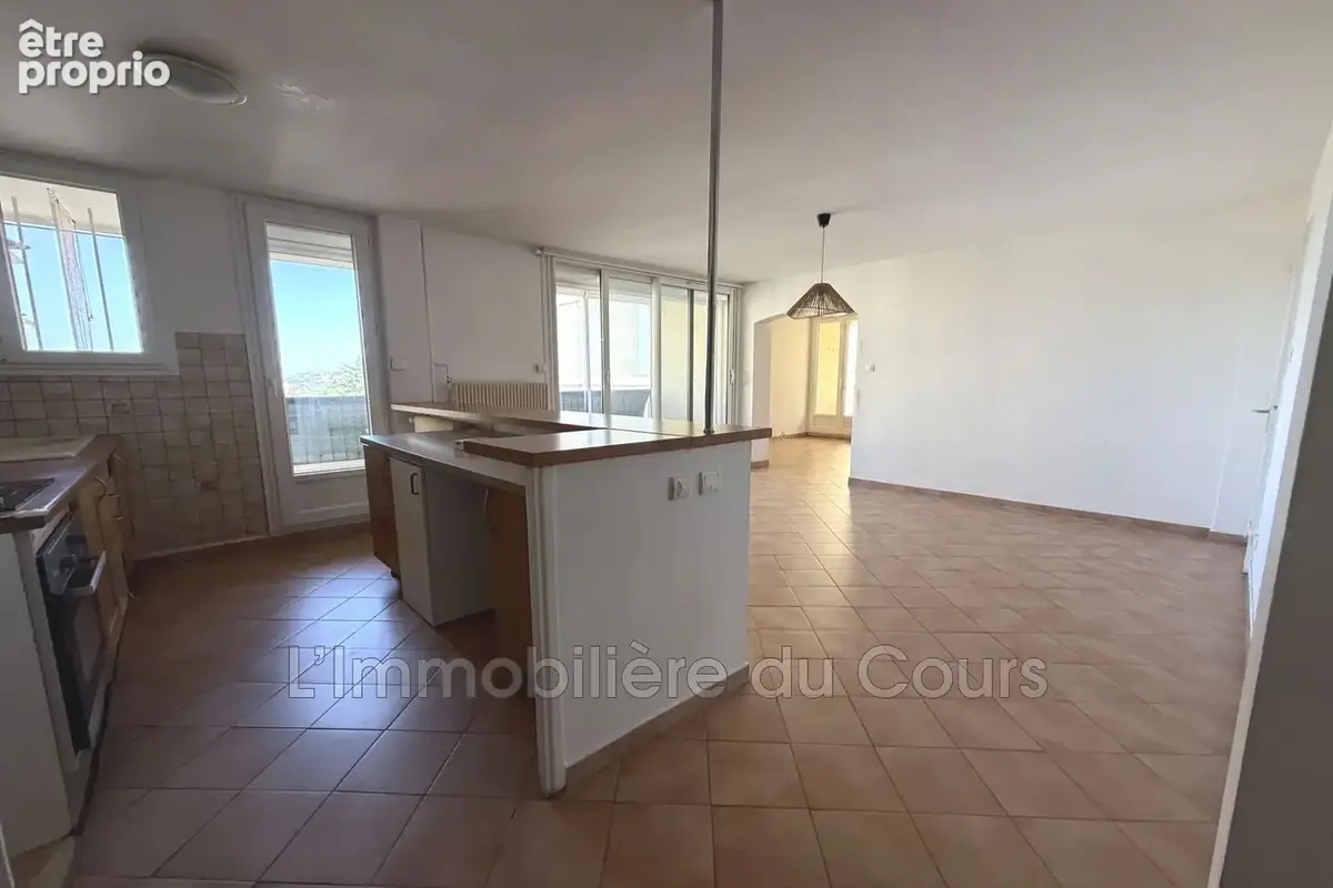 Appartement 4 pièces 73 m² à vendre à Martigues (13500) - photo 2