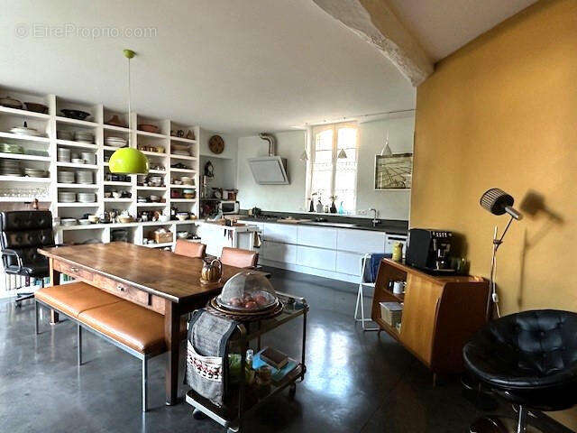 CUISINE........ - Maison à VIC-FEZENSAC