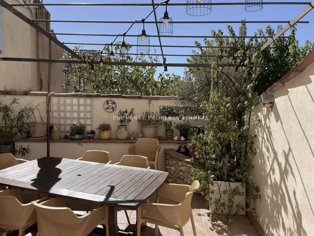 Maison à VILLECROZE