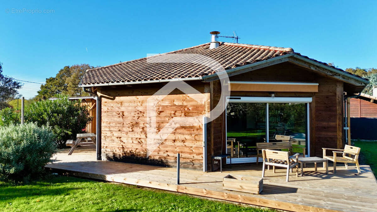 Maison à PORT-DE-LANNE