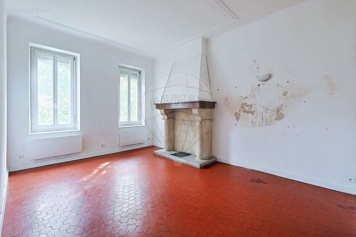 Appartement à MARSEILLE-4E